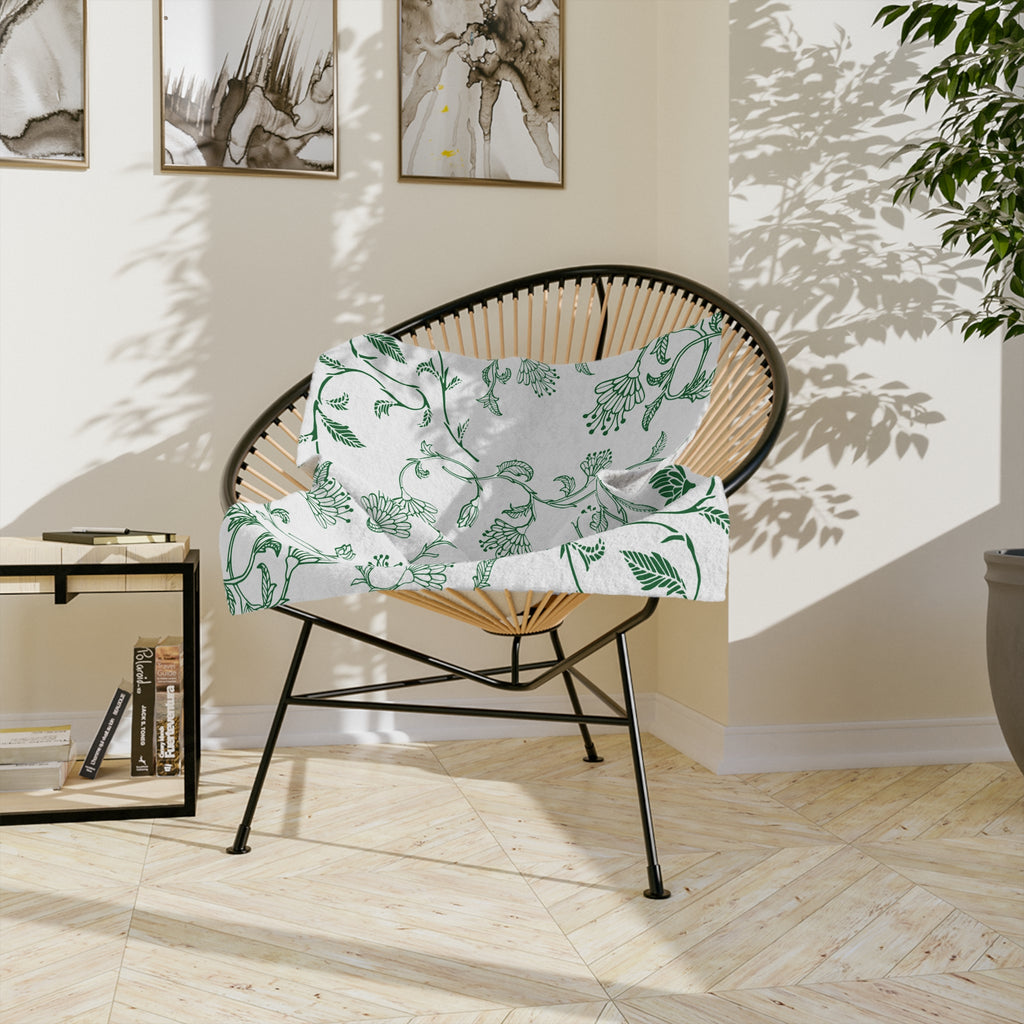 Botanical Print Velveteen Microfiber Blanket – Cozy Home Decor, Gifts for Friends, Floral Throw Blanket, Green and White