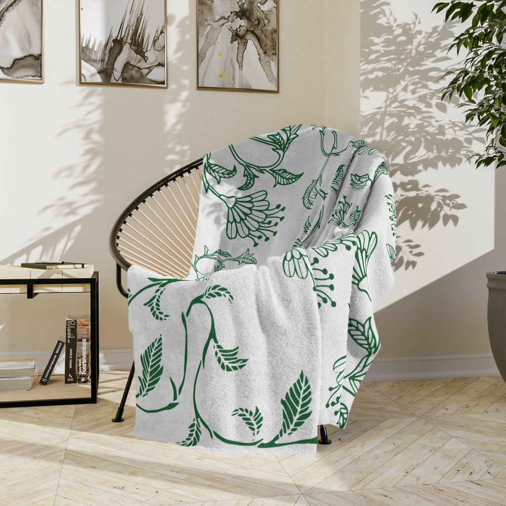 Botanical Print Velveteen Microfiber Blanket – Cozy Home Decor, Gifts for Friends, Floral Throw Blanket, Green and White