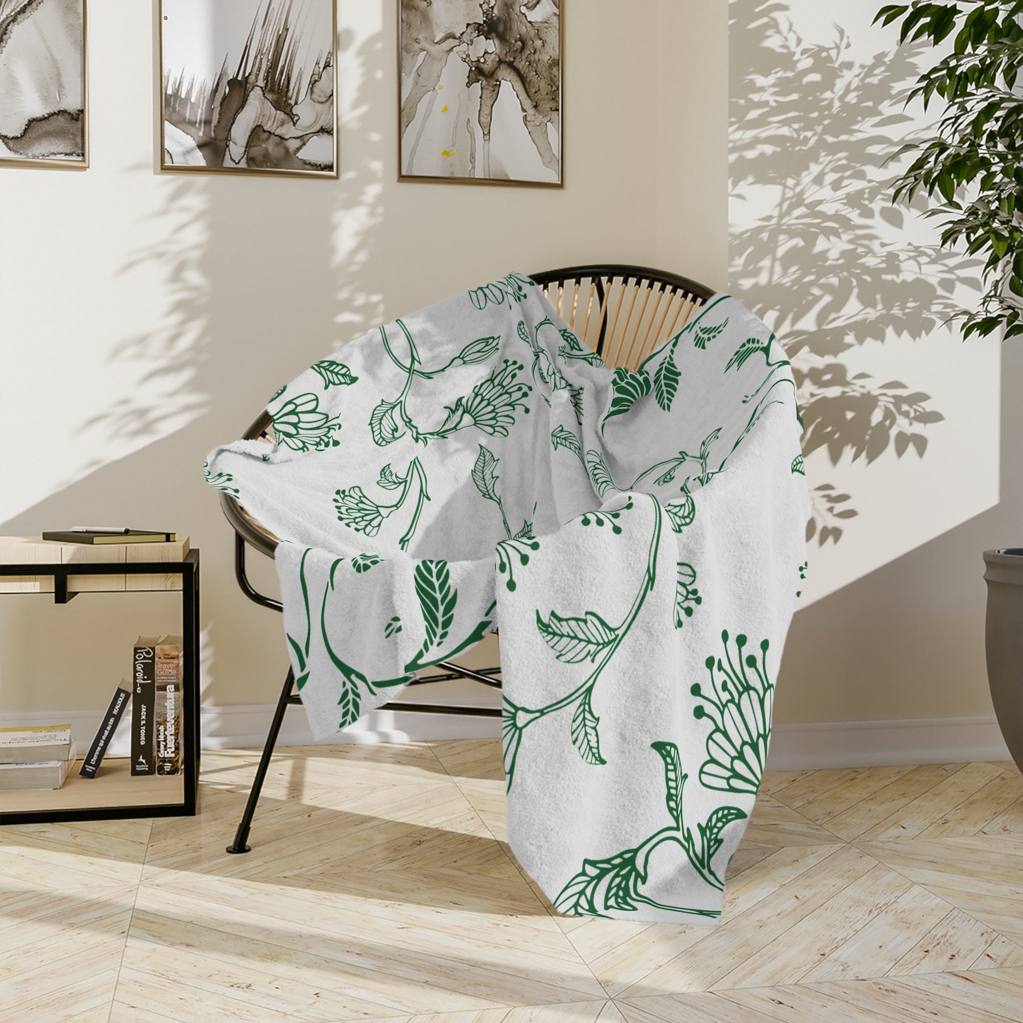 Botanical Print Velveteen Microfiber Blanket – Cozy Home Decor, Gifts for Friends, Floral Throw Blanket, Green and White